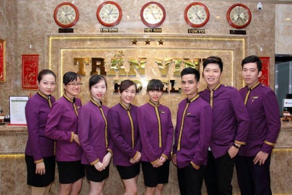 Cơ sở chuyên may áo đồng phục nhà hàng, khách sạn cao cấp tại Hà Nội